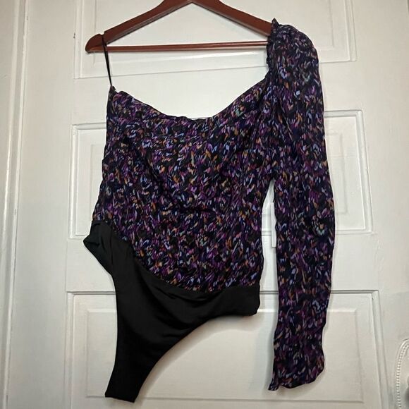 NWTs ASTR the Label Isolde One Shoulder Bodysuit In Purple/Navy Multi Size Large - Picture 3 of 12